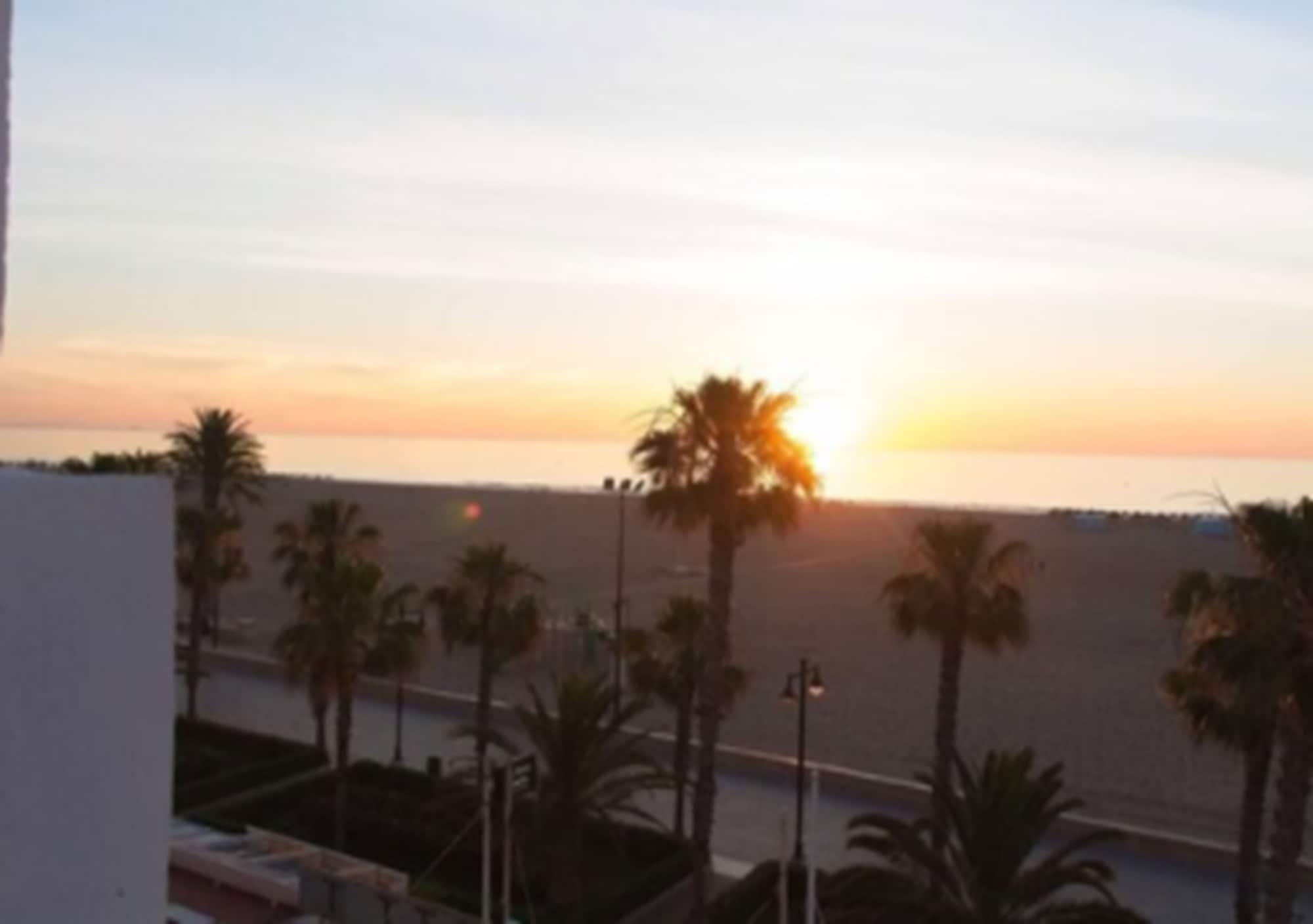 Sol Playa Hotel Valencia Bagian luar foto
