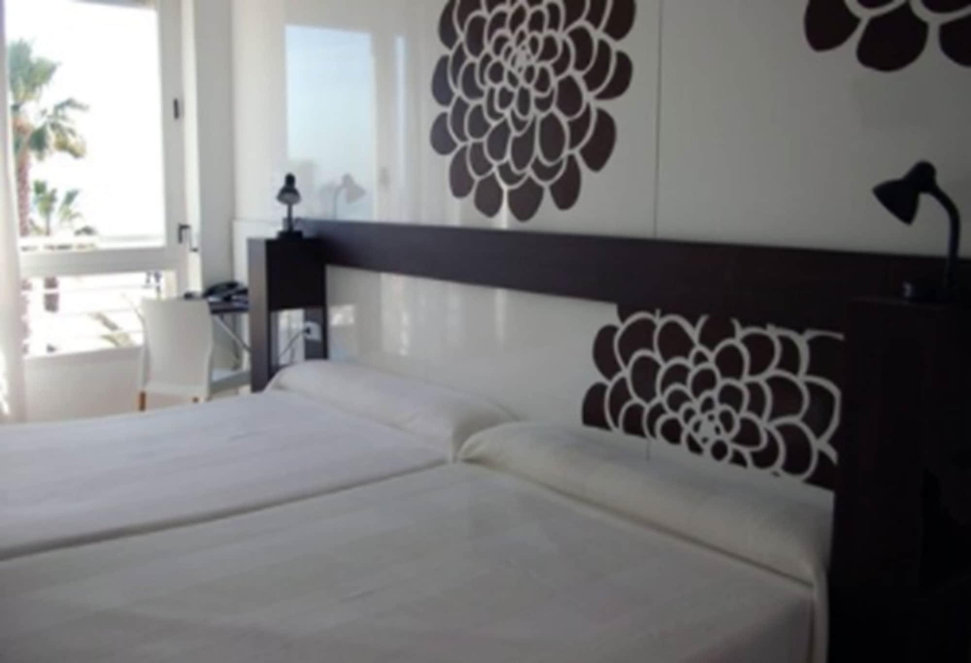 Sol Playa Hotel Valencia Bagian luar foto