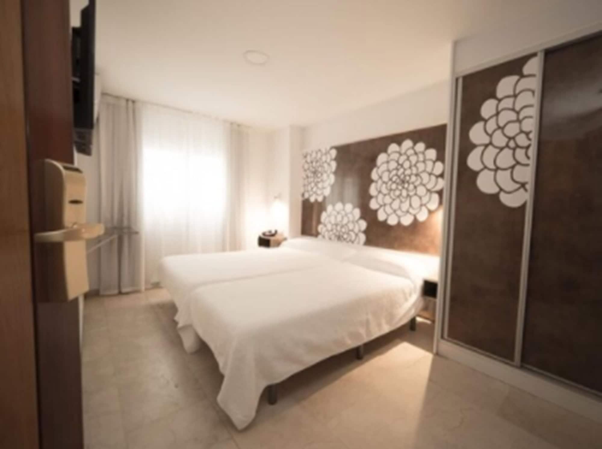 Sol Playa Hotel Valencia Bagian luar foto