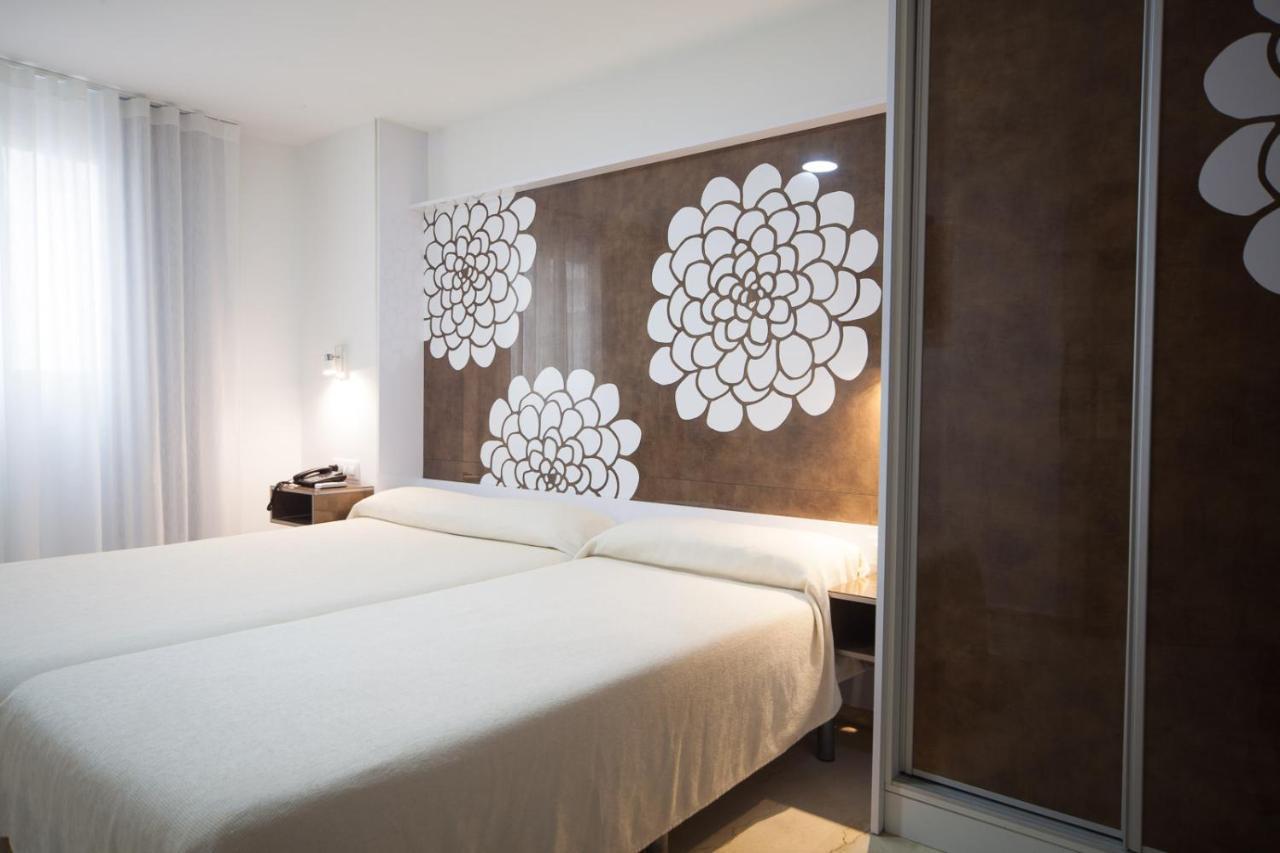 Sol Playa Hotel Valencia Bagian luar foto