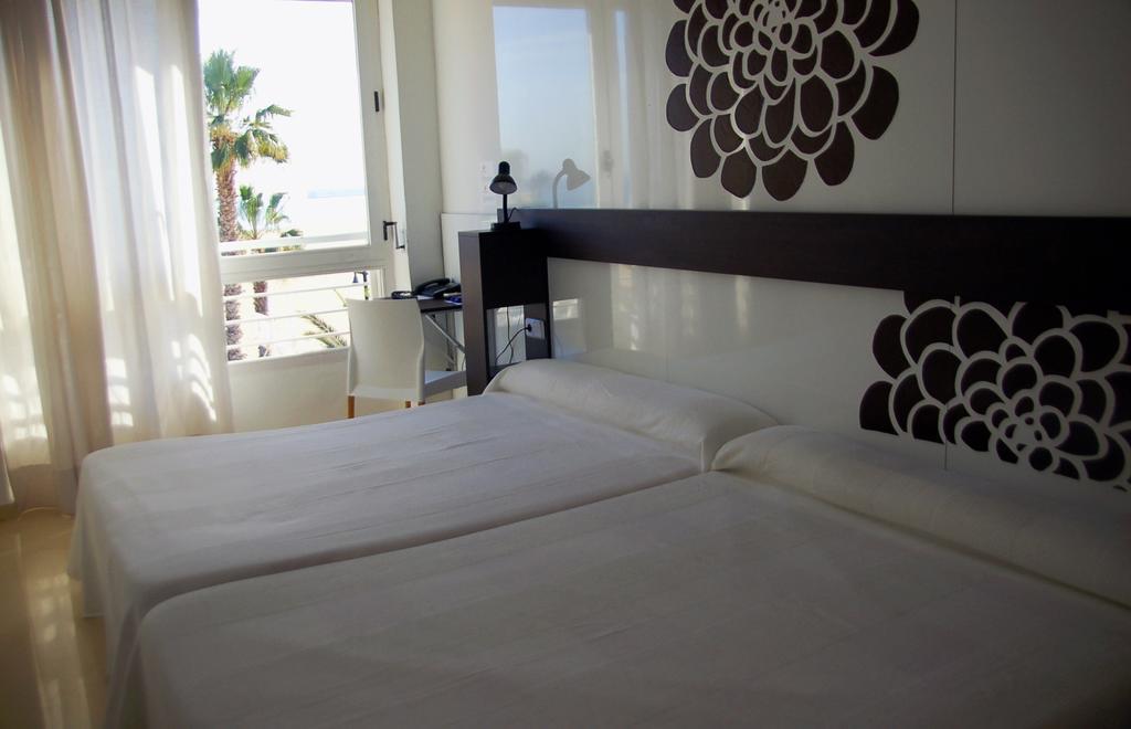 Sol Playa Hotel Valencia Bagian luar foto